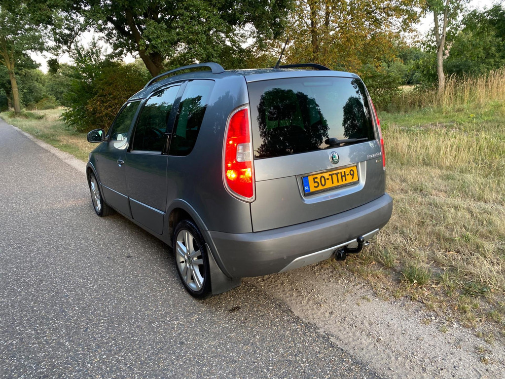 46166972-9.jpg